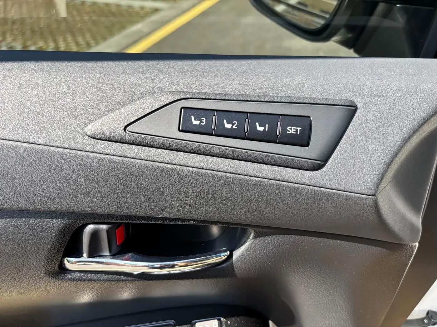 Toyota Vellfire 2023 — Photo 11/20