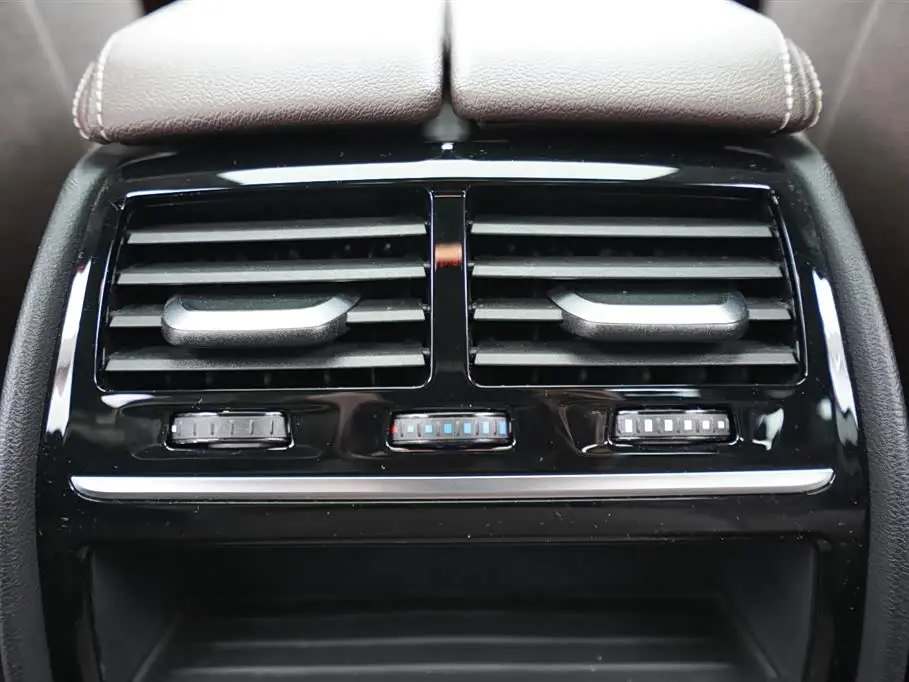 BMW 5 Series 2023 — Şəkil 17/20