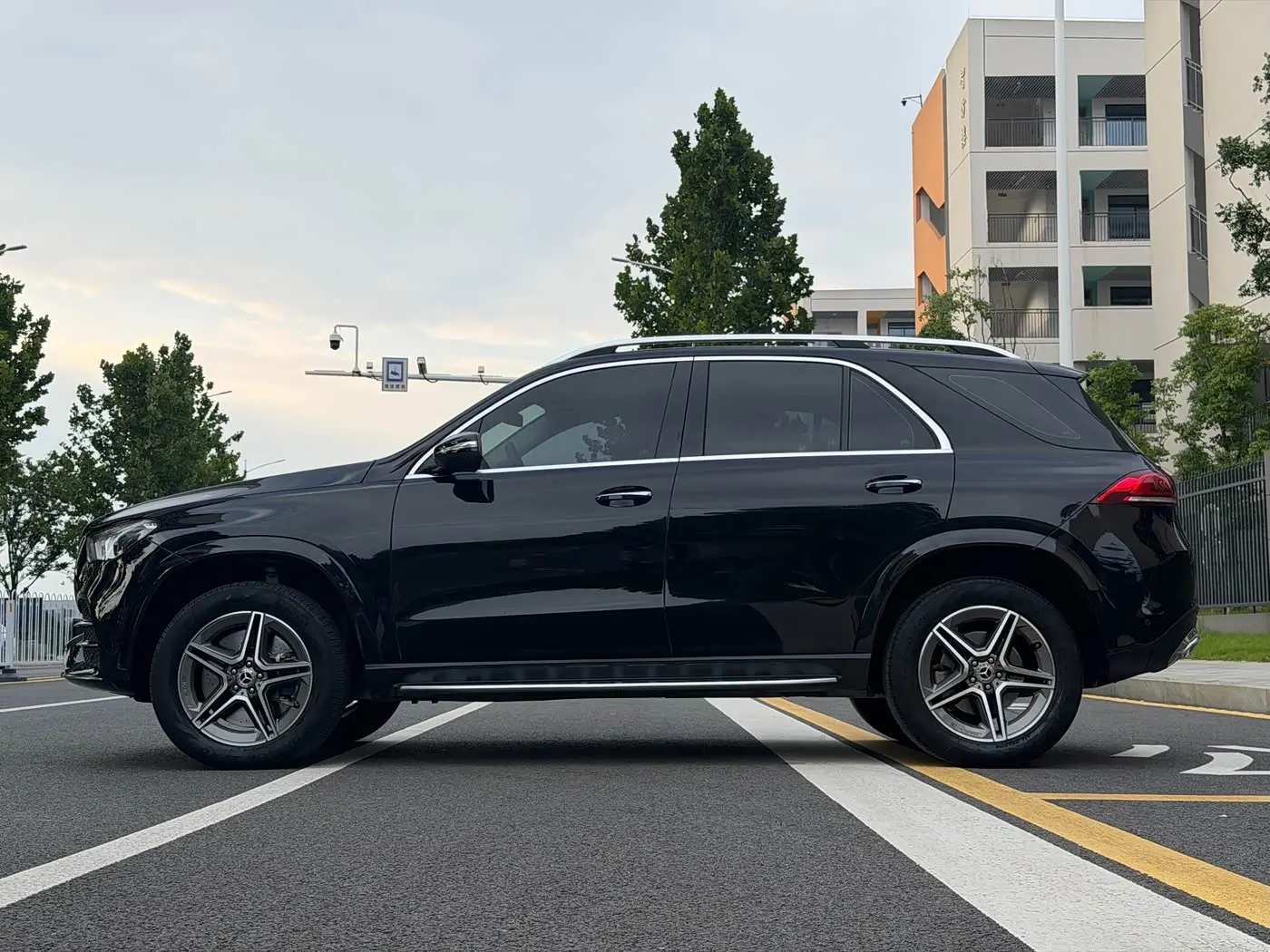 Mercedes-Benz GLE 2020 — Photo 10/14