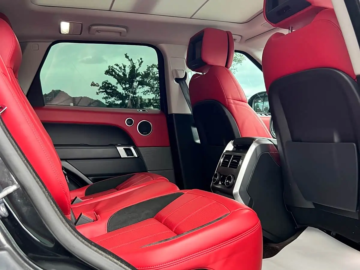 Land Rover Range Rover Sport 2021 — Photo 7/9