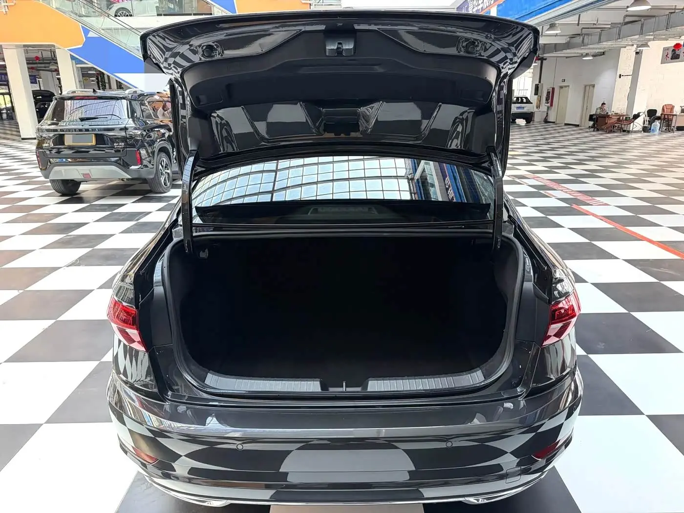 Volkswagen Sagitar 2022 — Photo 16/19