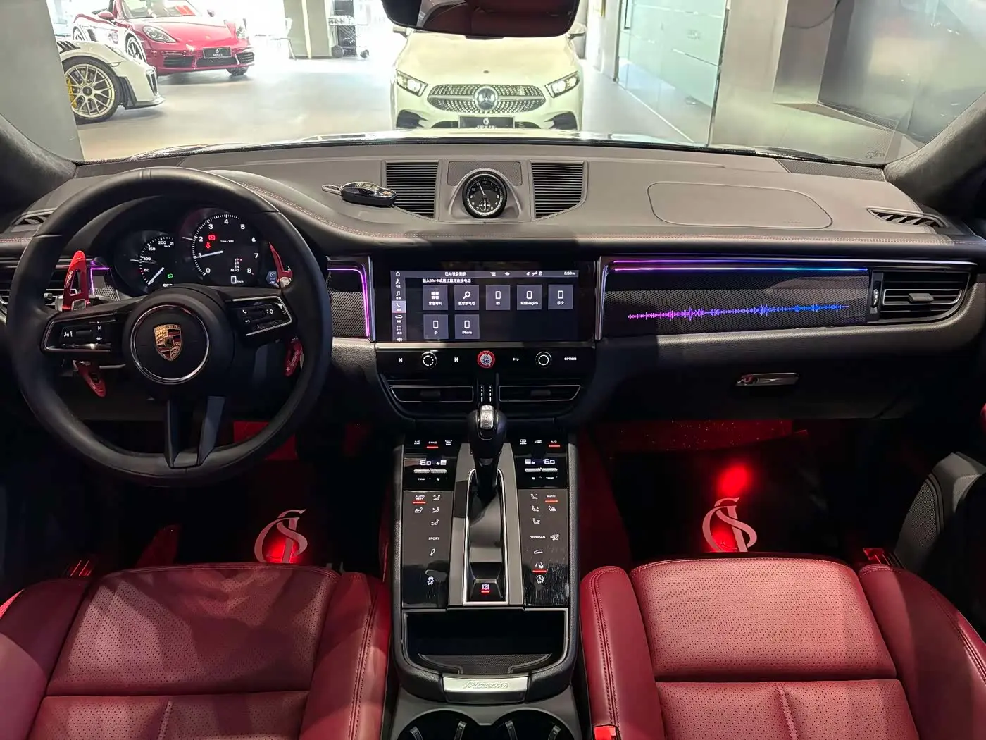 Porsche Macan 2023 — Photo 10/19