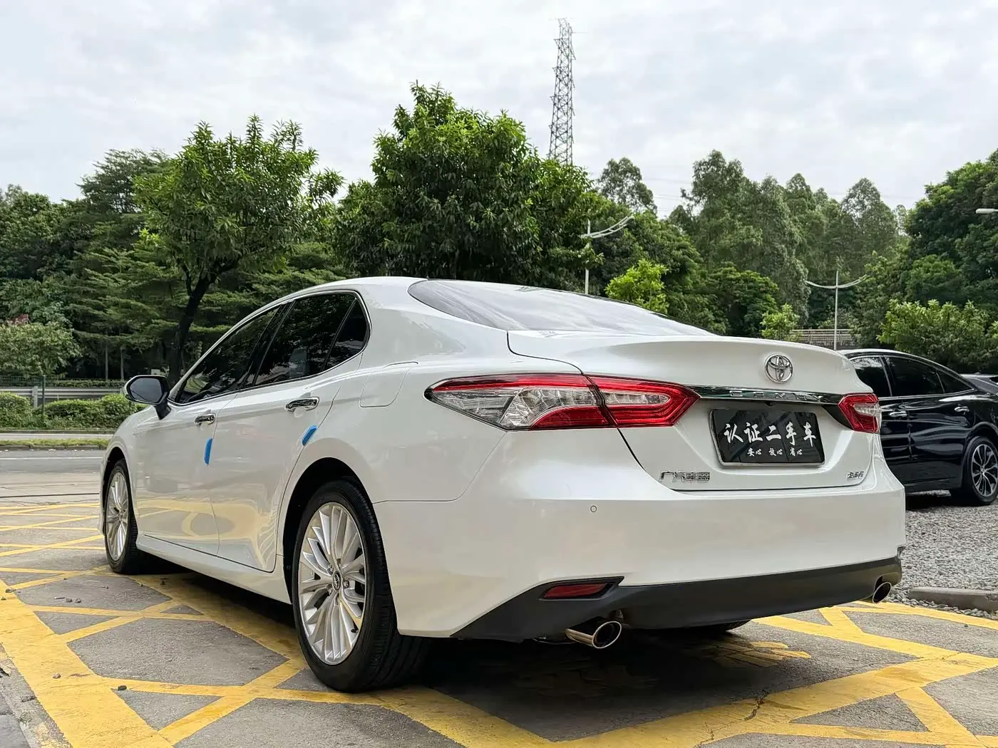 Toyota Camry 2021 — Фото 6/16