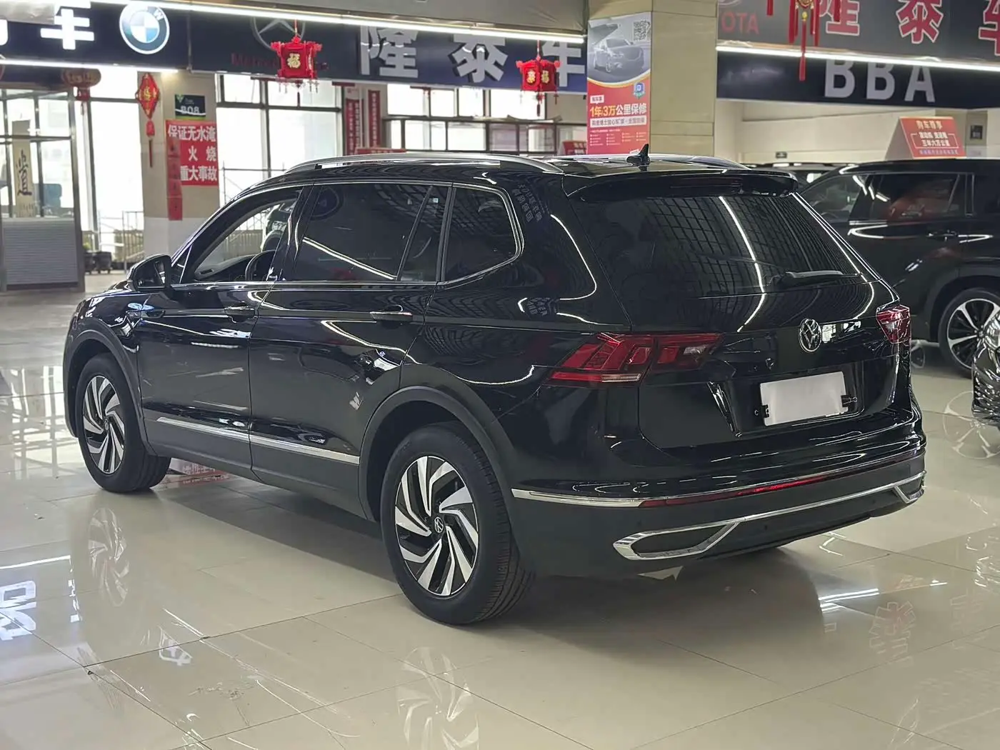 Volkswagen Tiguan L 2022 — Фото 7/15