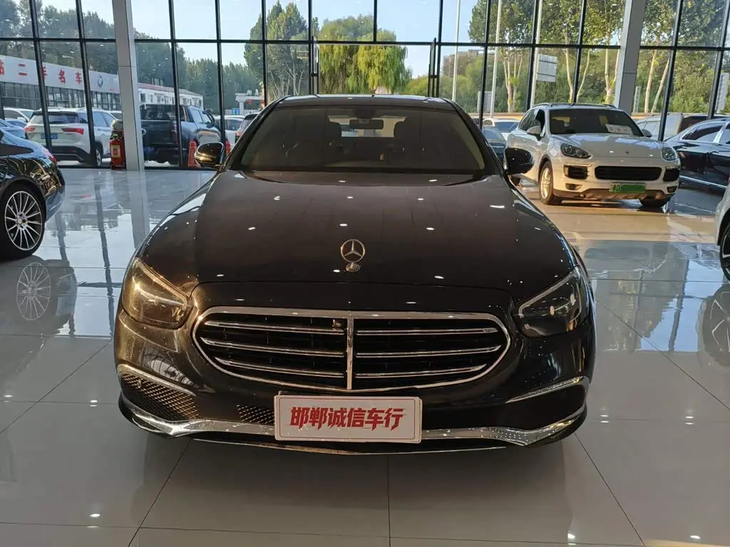 Mercedes-Benz E-Class 2020 — Фото 1/15