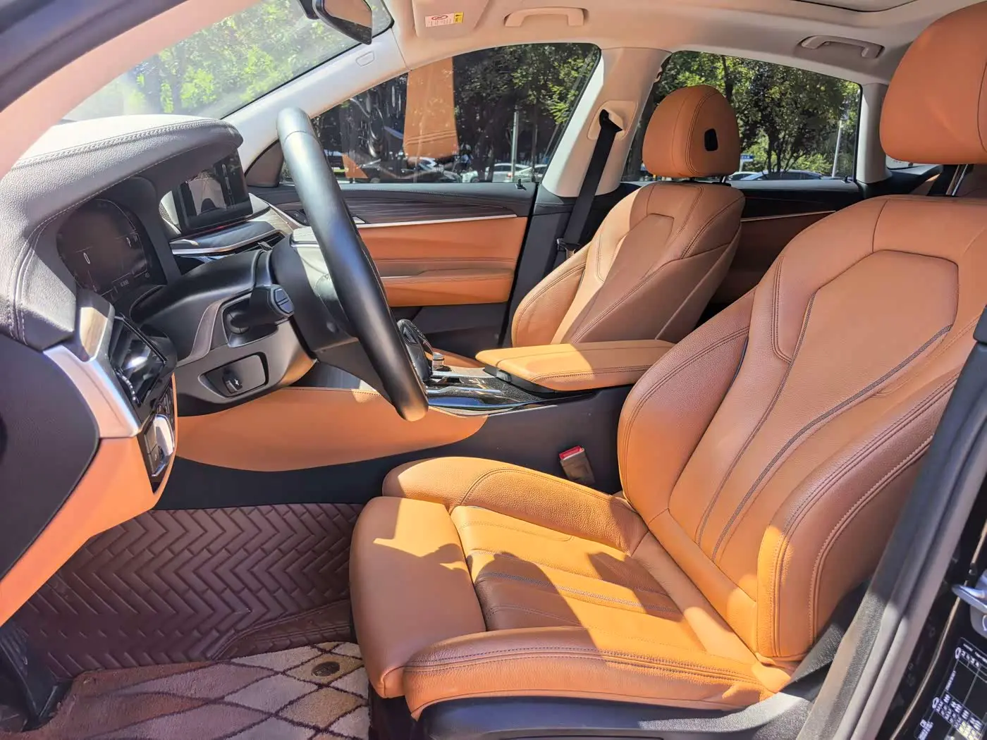 BMW 6 Series GT 2023 — Фото 14/17