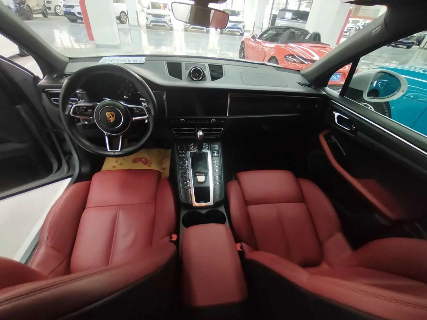 Porsche Macan 2020 — Photo 11/15