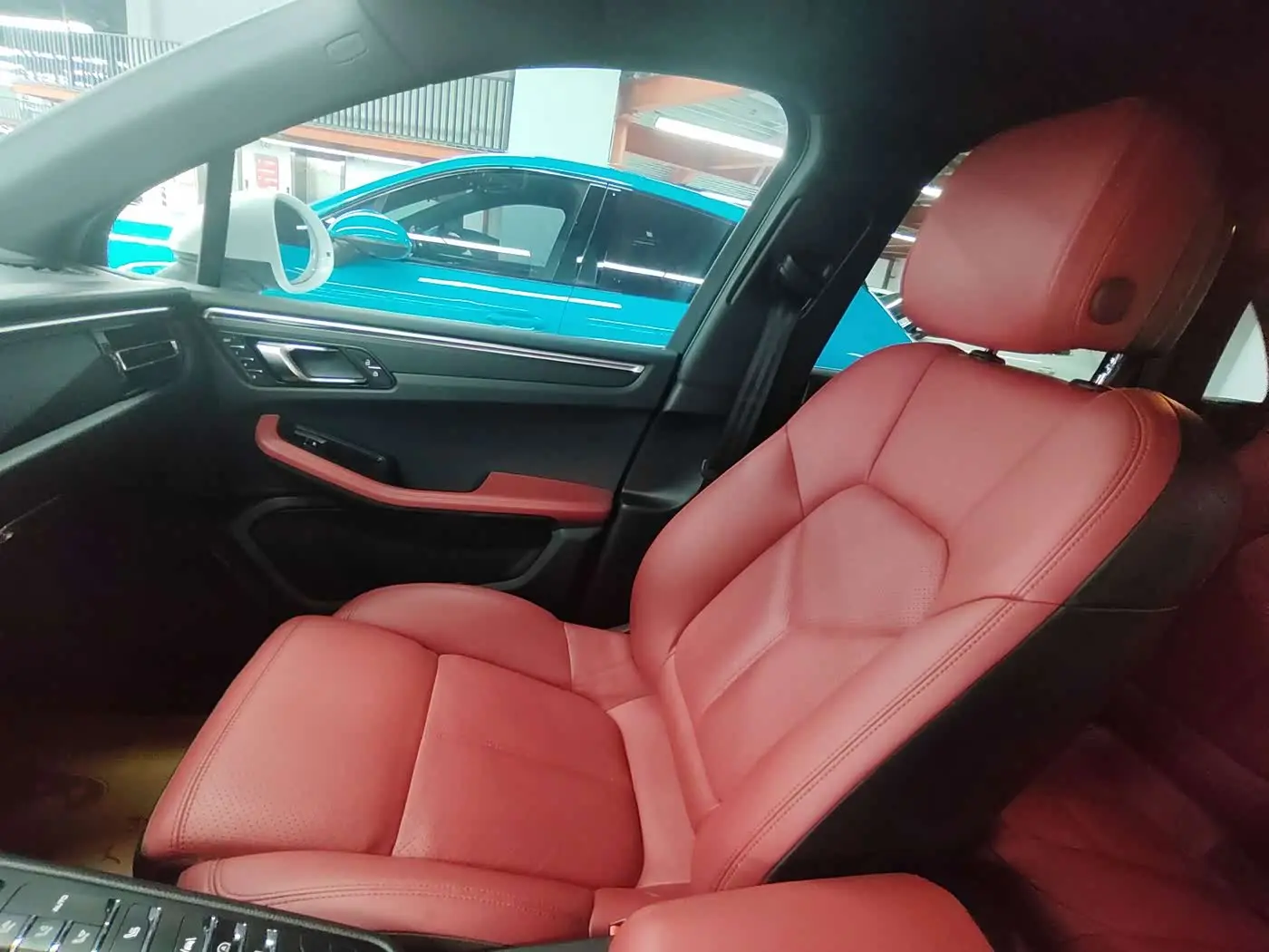 Porsche Macan 2020 — Photo 8/15