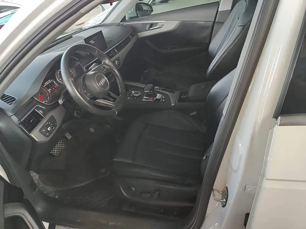Audi A4L 2019 — Şəkil 15/20