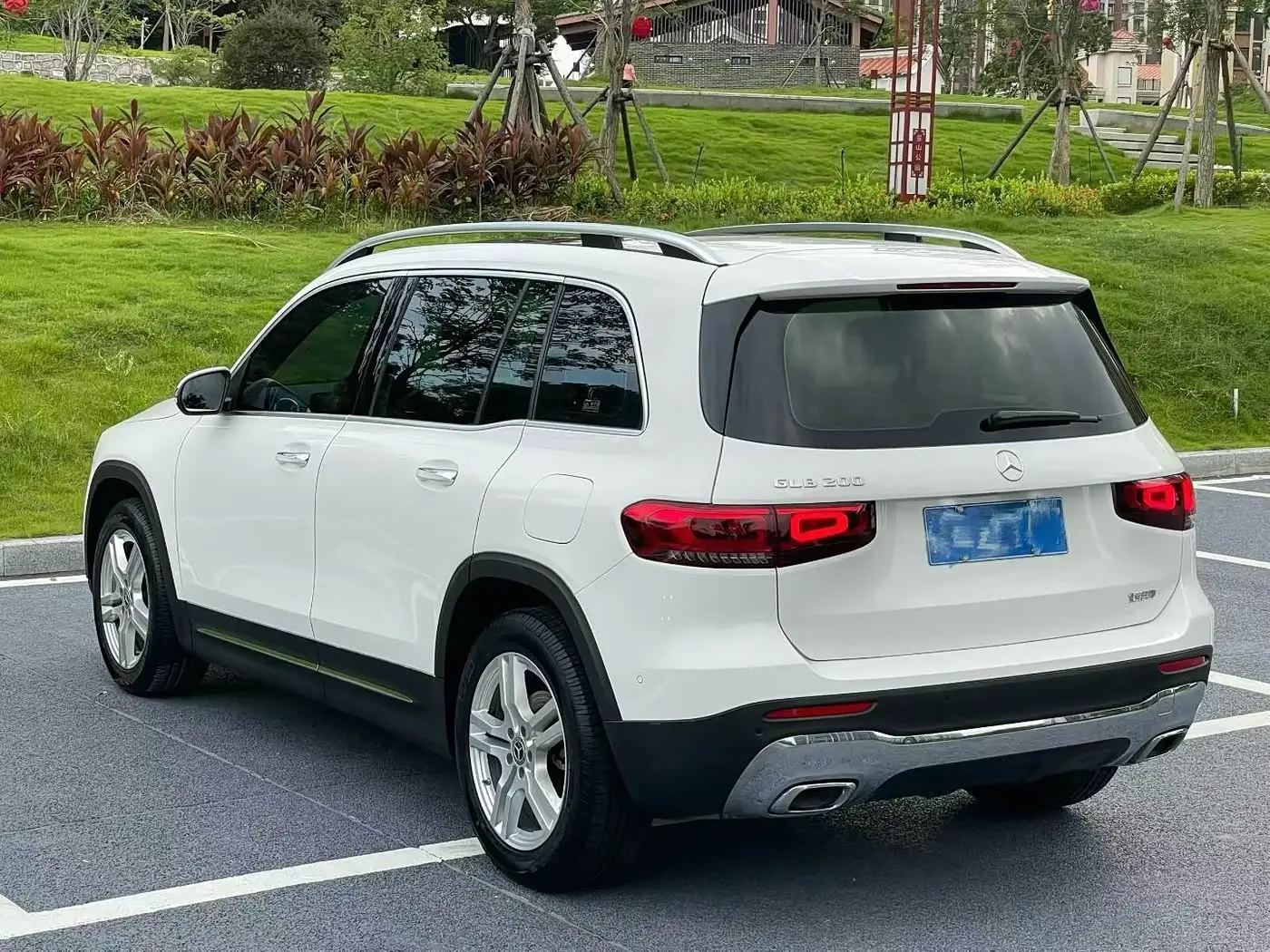Mercedes-Benz GLB 2021 — Photo 4/9