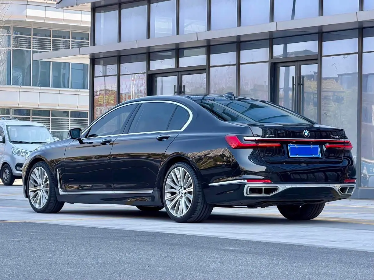 BMW 7 Series 2019 — Фото 4/13
