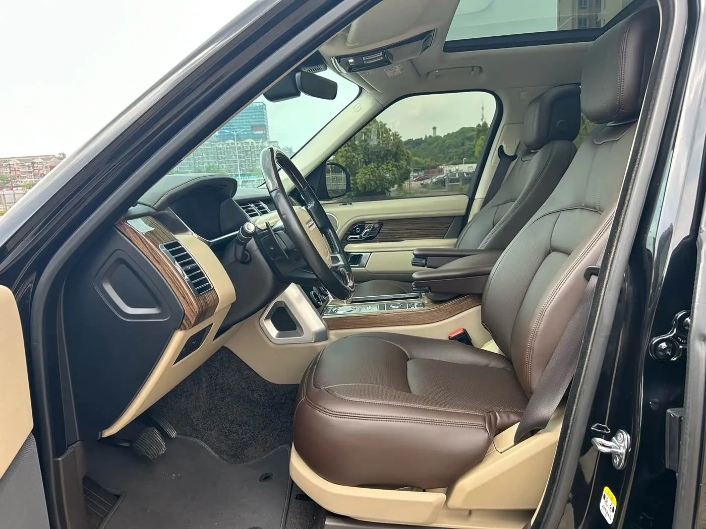 Land Rover Range Rover 2018 — ფოტო 8/10