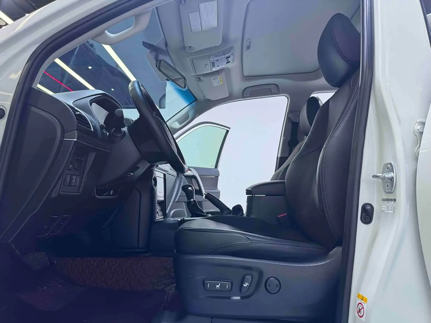 Toyota Prado 2018 — Photo 5/20