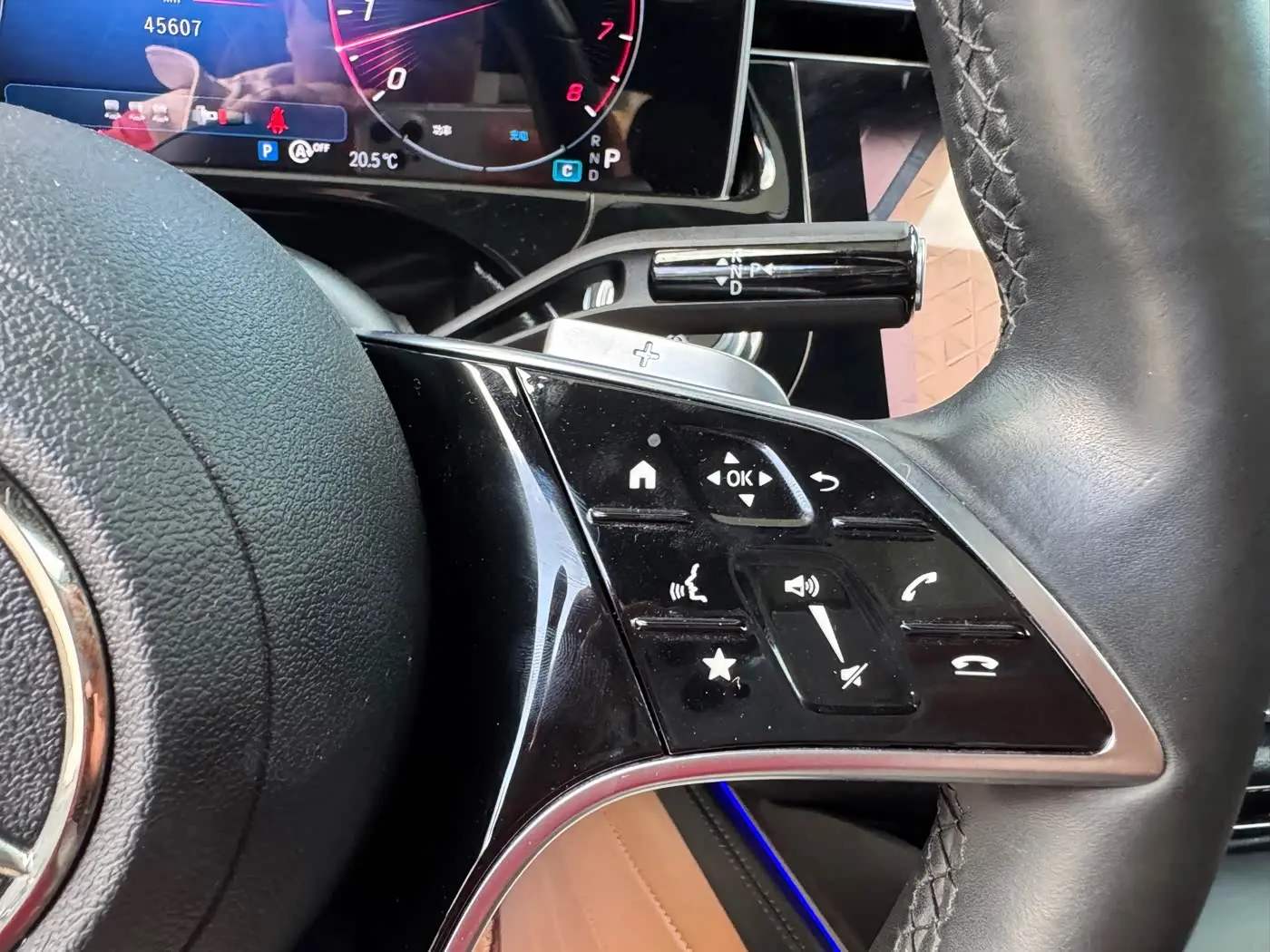 Mercedes-Benz E-Class 2024 — Photo 16/20