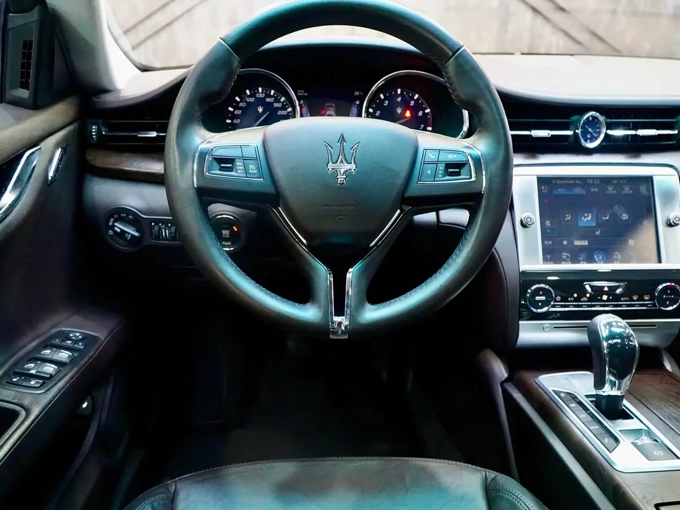 Maserati Quattroporte 2015 — Şəkil 11/20