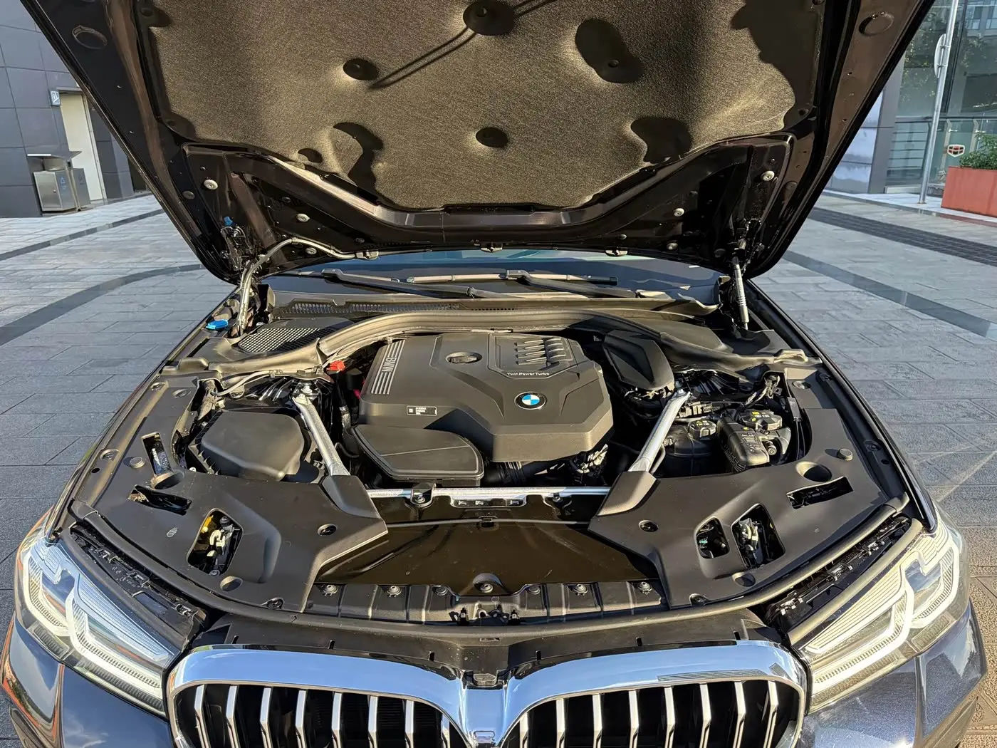 BMW 5 Series 2023 — Photo 11/20