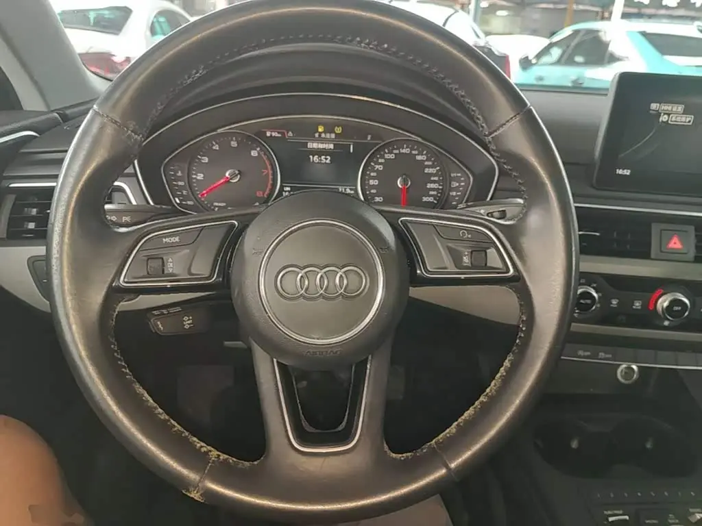 Audi A4L 2019 — Şəkil 11/20