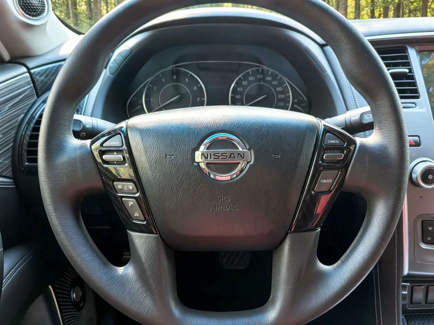 Nissan Patrol 2018 — Photo 14/20
