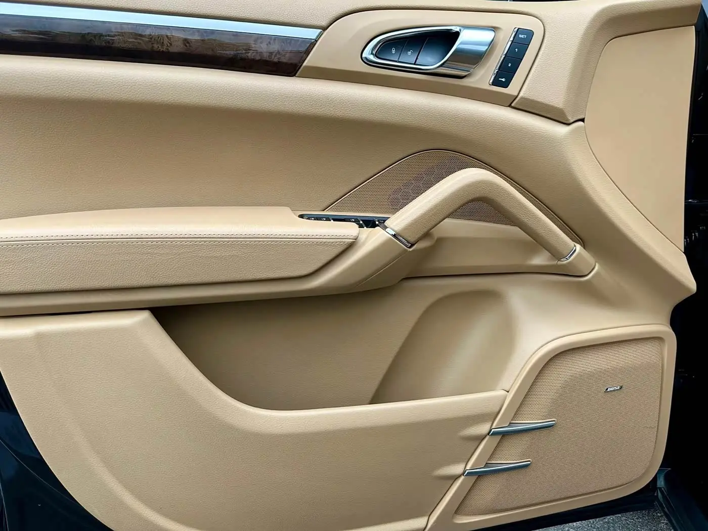 Porsche Cayenne 2015 — Şəkil 11/18