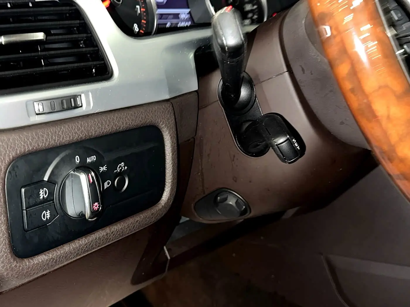 Volkswagen Touareg 2014 — Şəkil 10/10