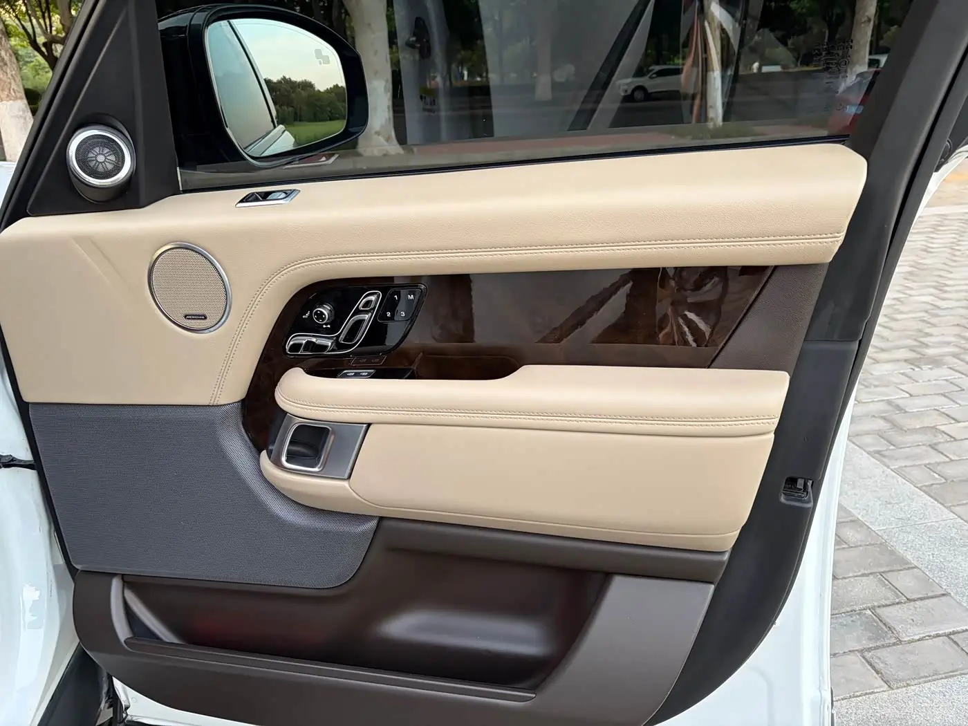 Land Rover Range Rover 2021 — ფოტო 14/20