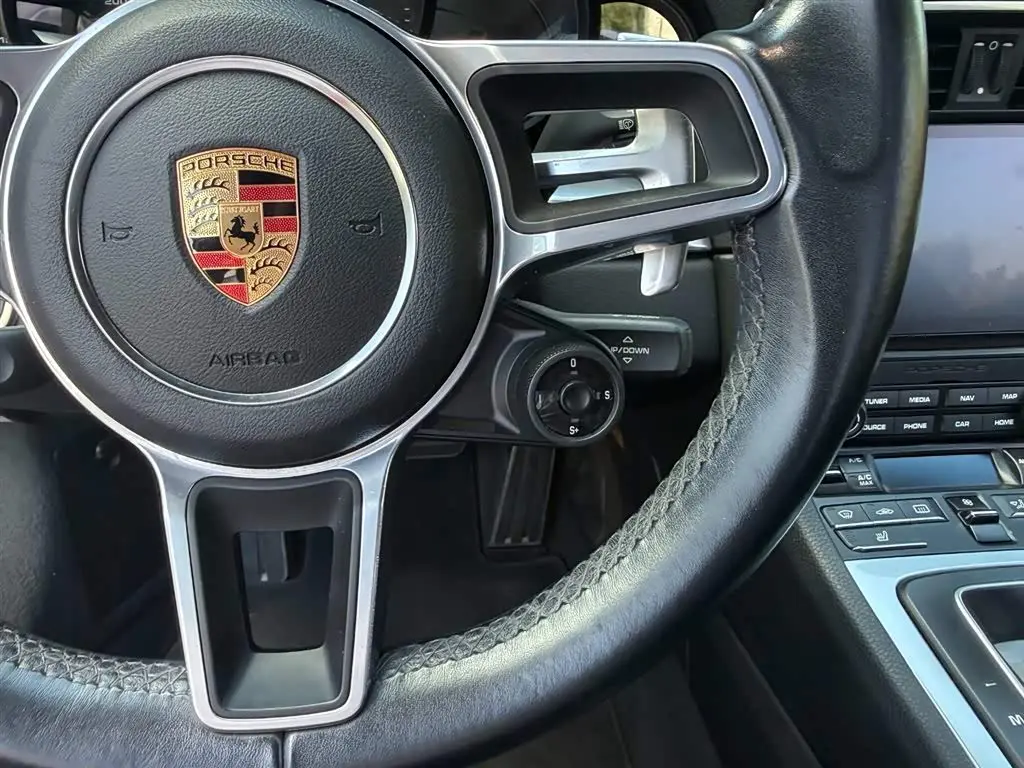 Porsche 911 2018 — Photo 11/16
