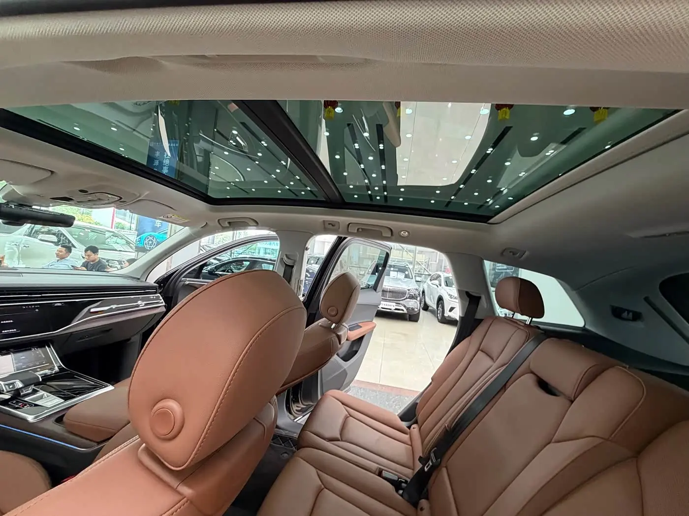 Audi Q7 2021 — Photo 13/20