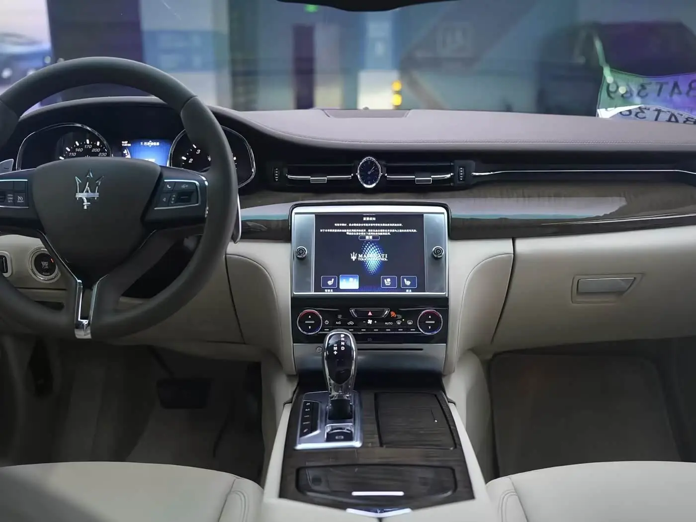 Maserati Quattroporte 2013 — ფოტო 14/20