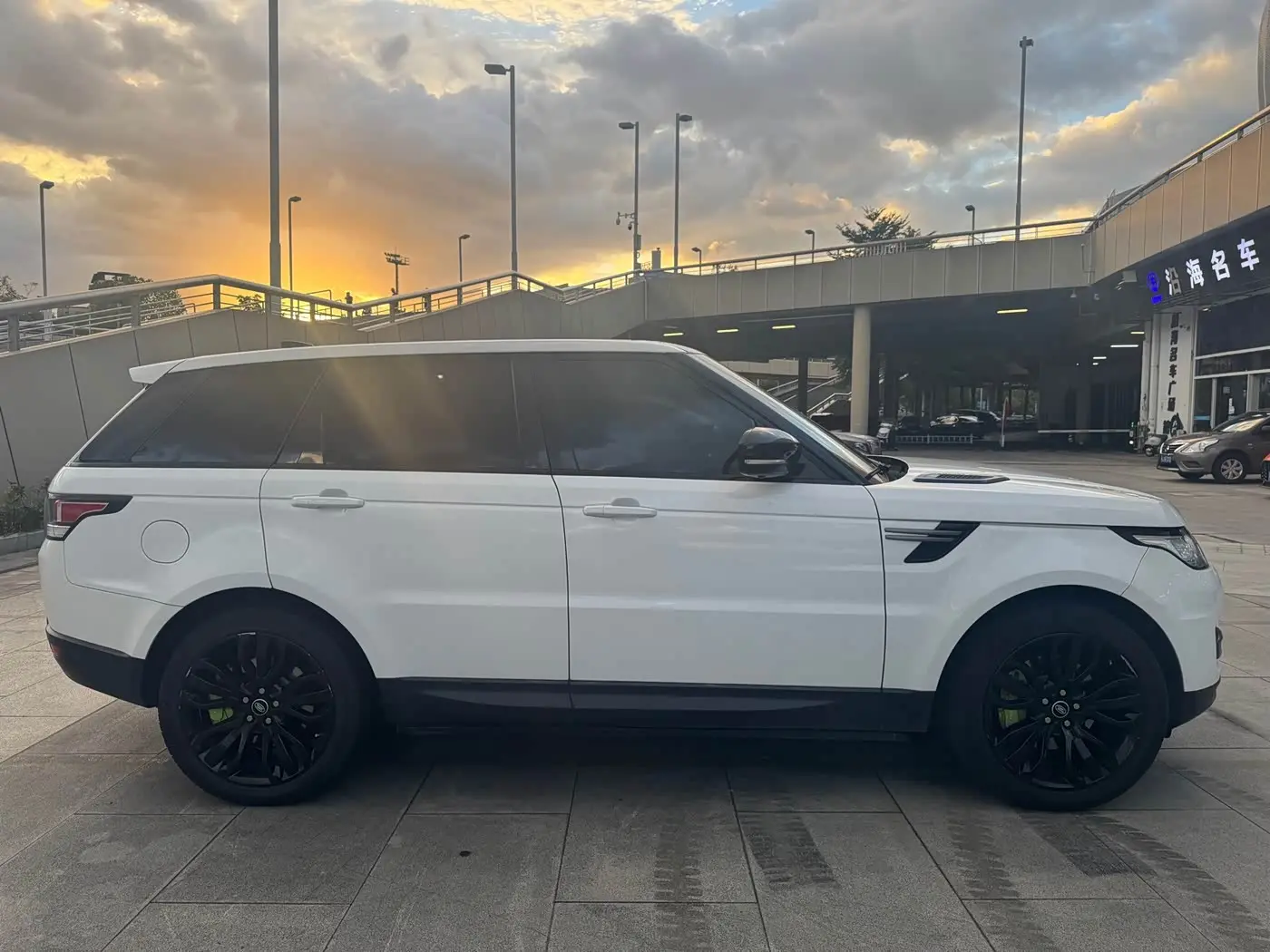 Land Rover Range Rover Sport 2017 — Фото 3/9
