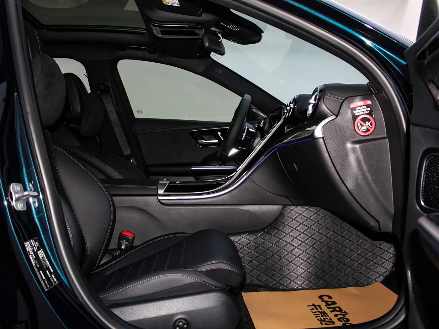 Mercedes-Benz C-Class 2025 — Фото 8/20