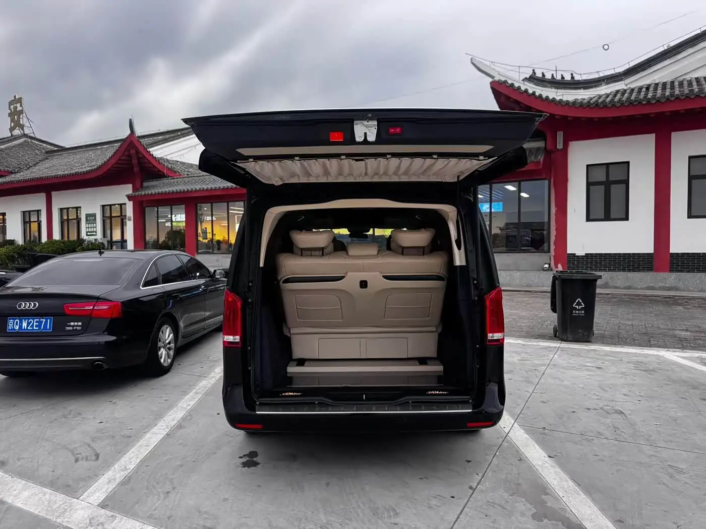 Mercedes-Benz V-Class 2024 — Şəkil 11/16