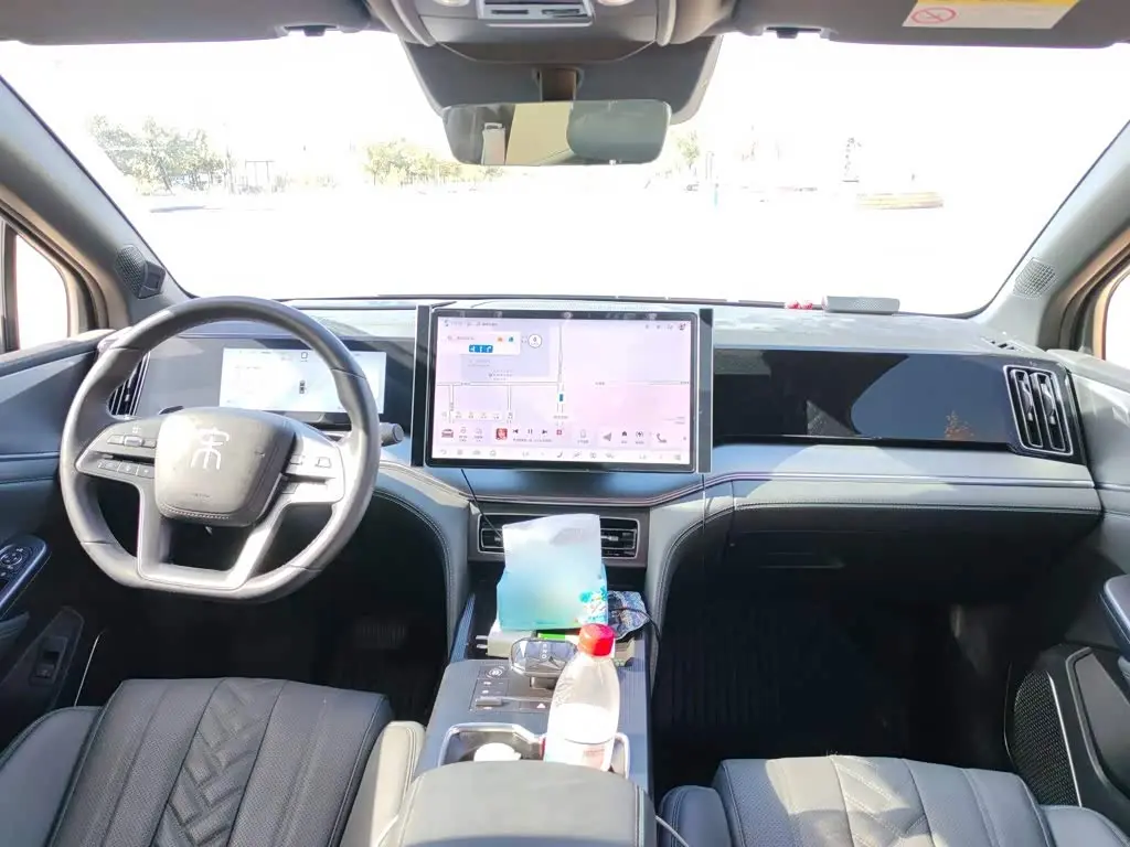 BYD Song L DM-i 2025 — Фото 13/20