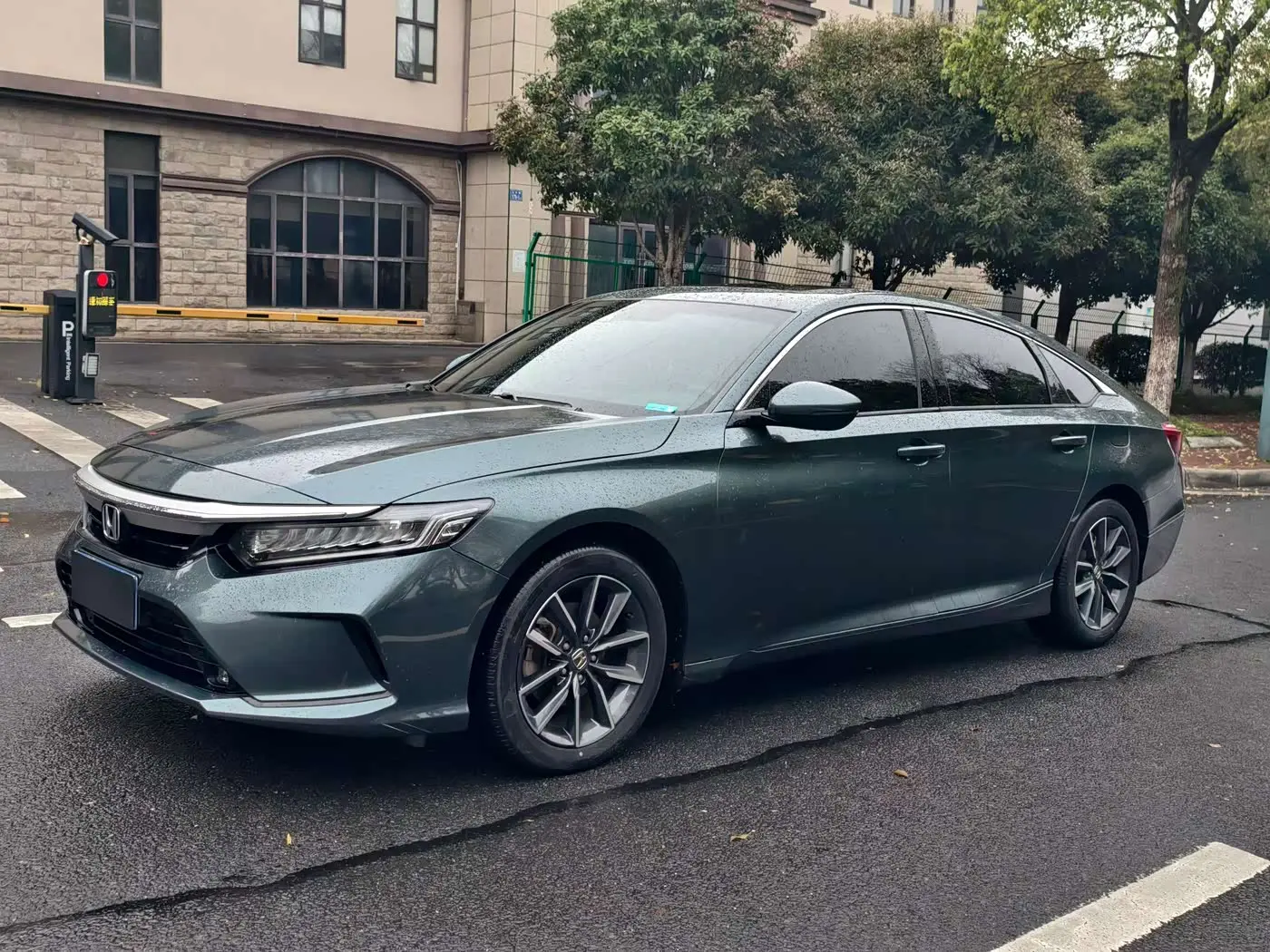Honda Inspire 2022 — Photo 1/9