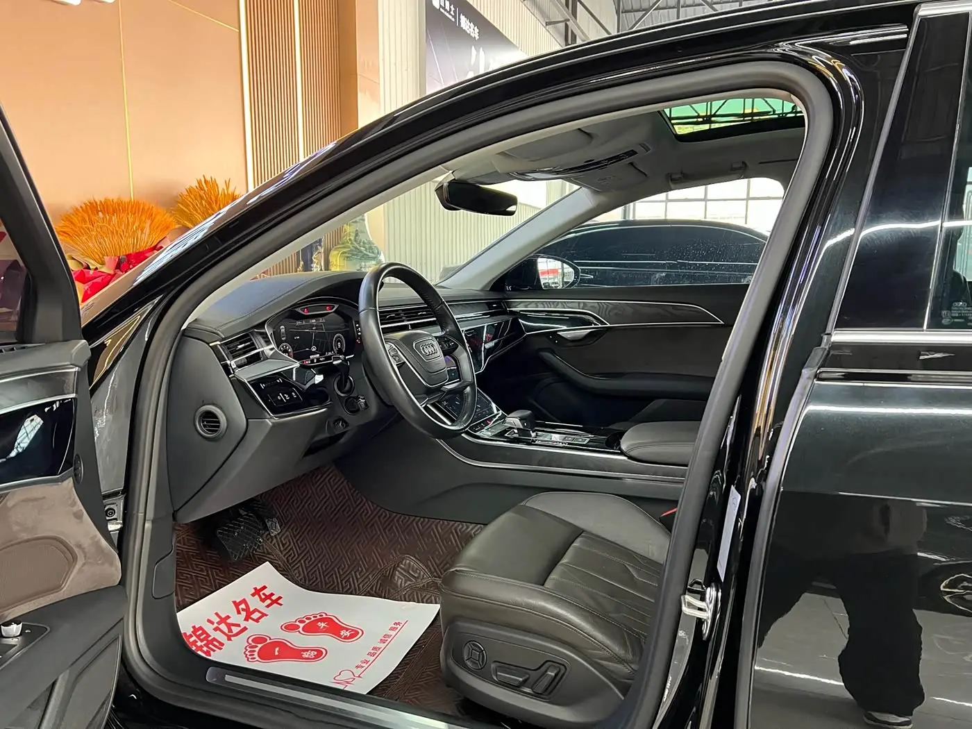 Audi A8 2019 — Photo 8/13