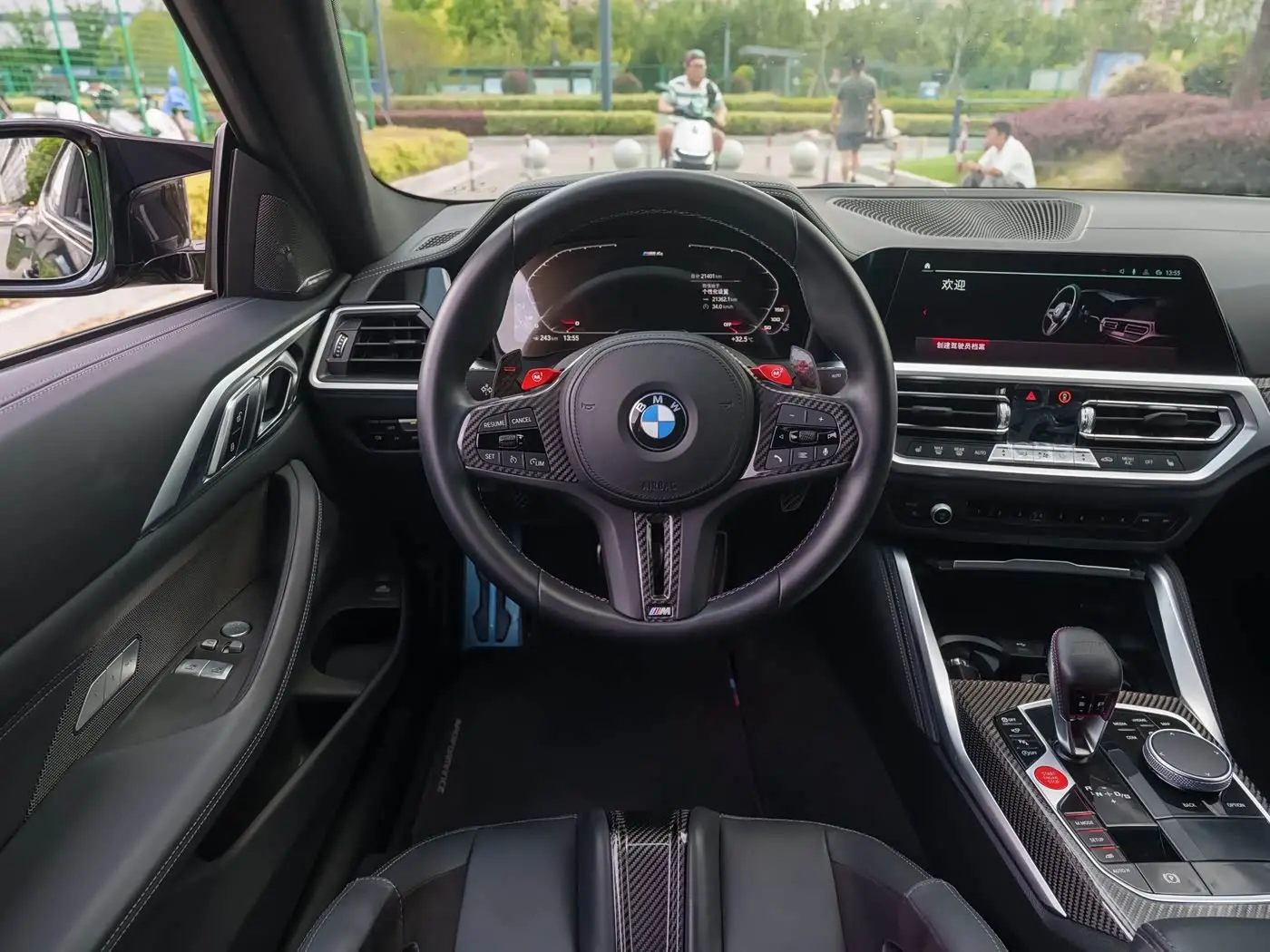 BMW M4 2023 — Photo 8/19
