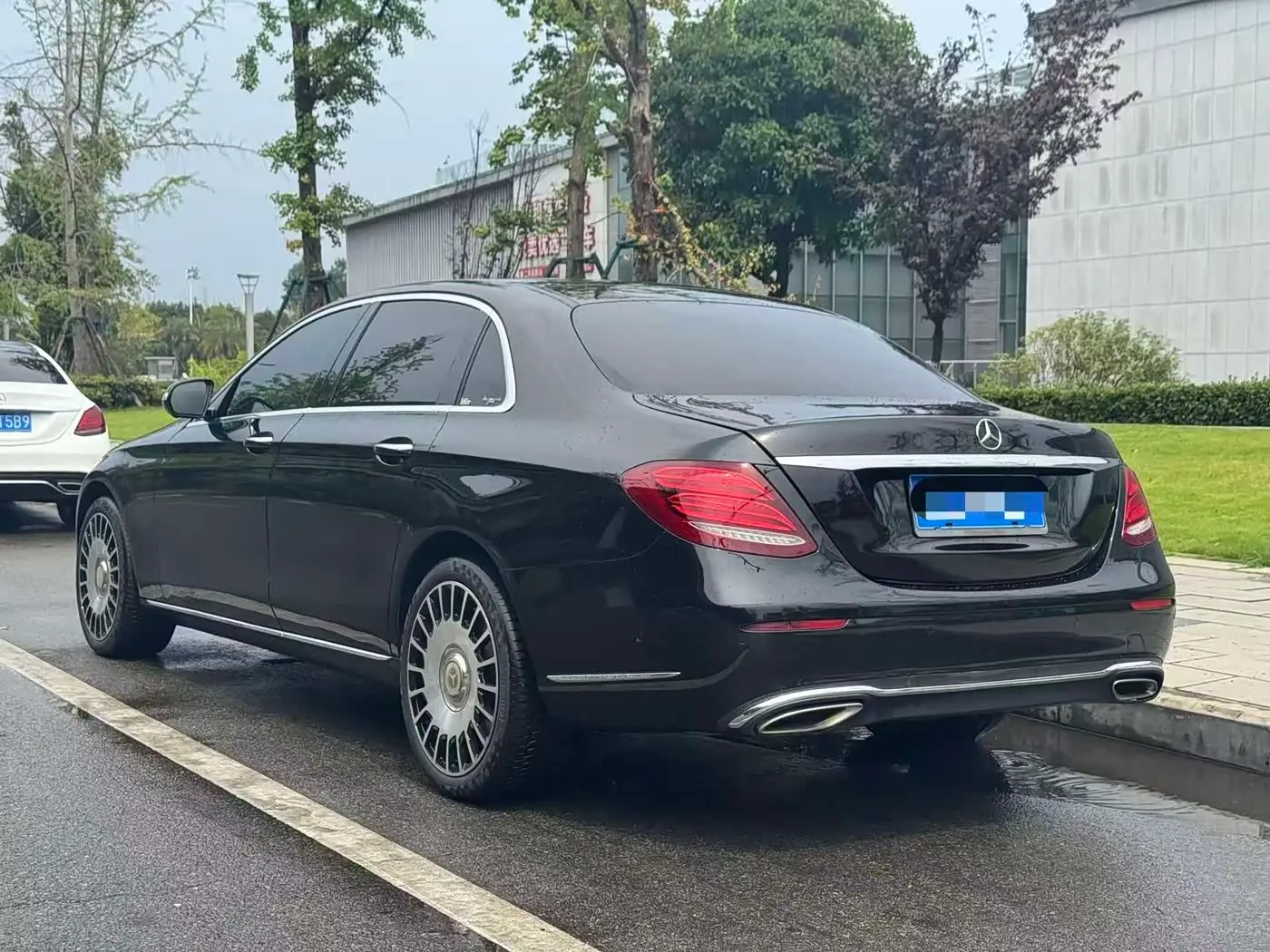 Mercedes-Benz E-Class 2016 — Photo 6/9
