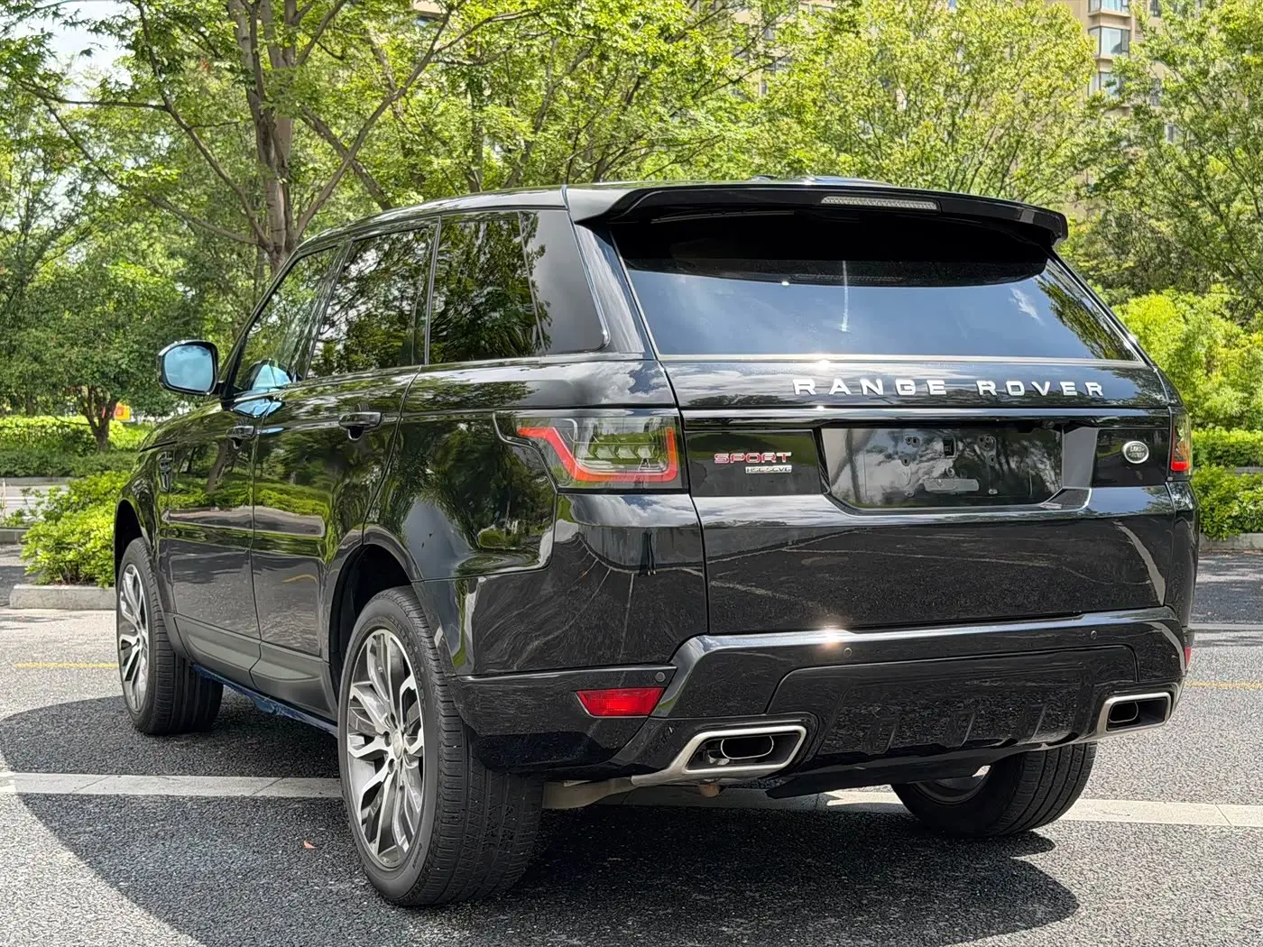 Land Rover Range Rover Sport 2016 — Photo 7/10