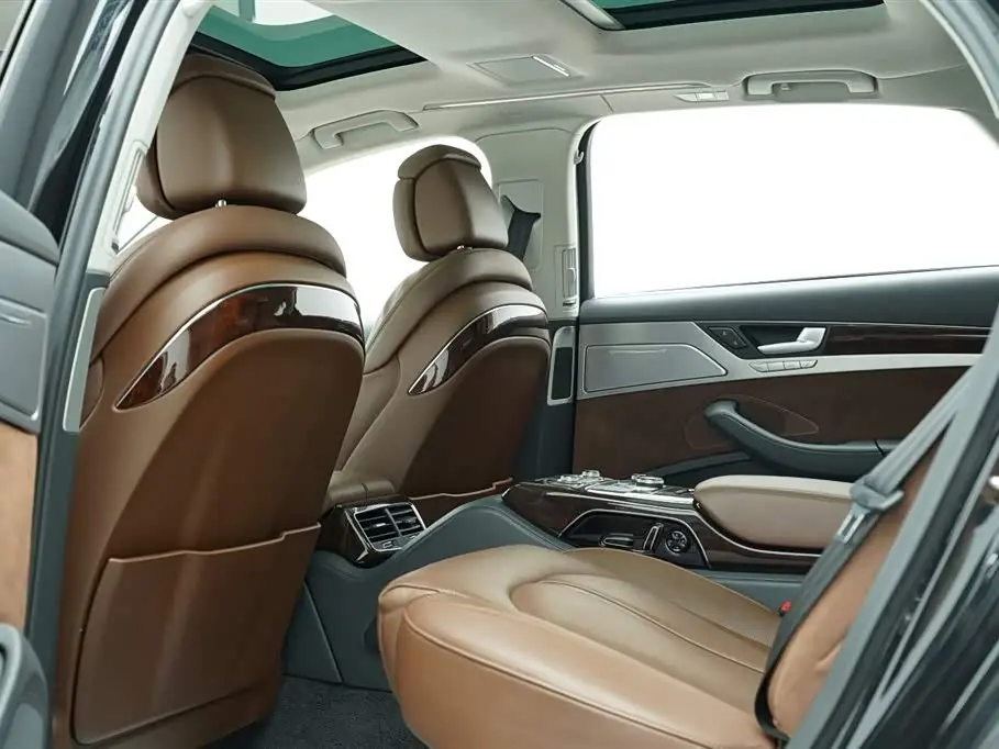 Audi A8 2014 — Photo 18/20