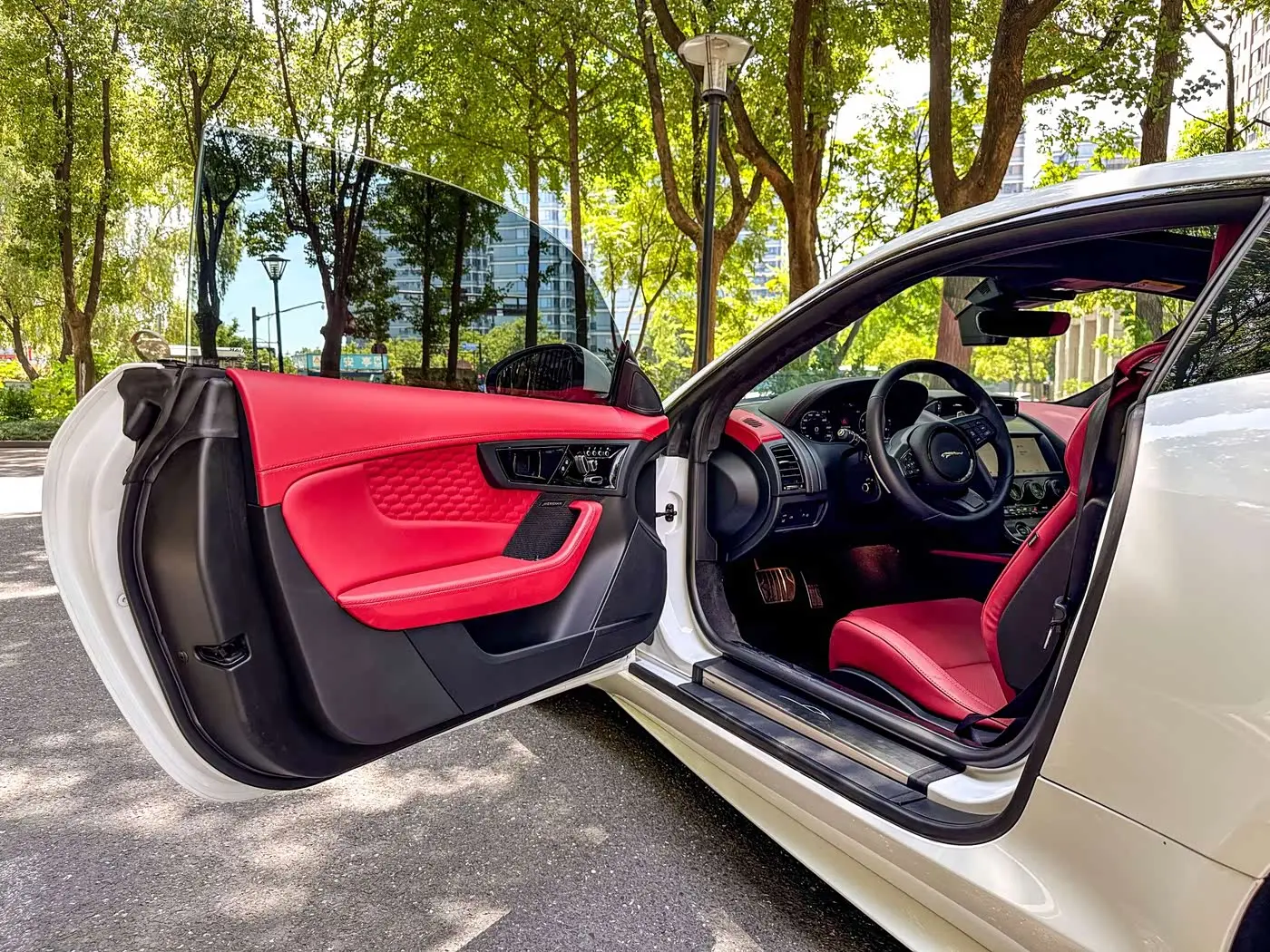 Jaguar F-TYPE 2025 — Photo 10/15