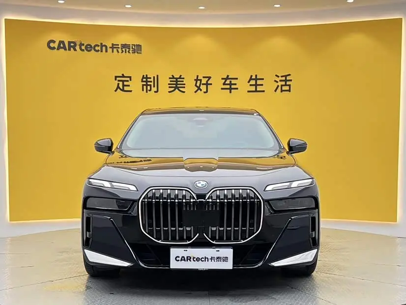 BMW 7 Series 2024 — Photo 3/20