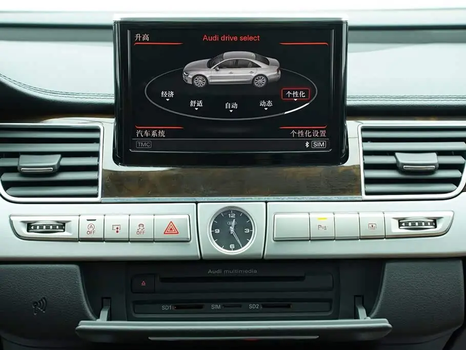 Audi A8 2014 — Photo 10/20