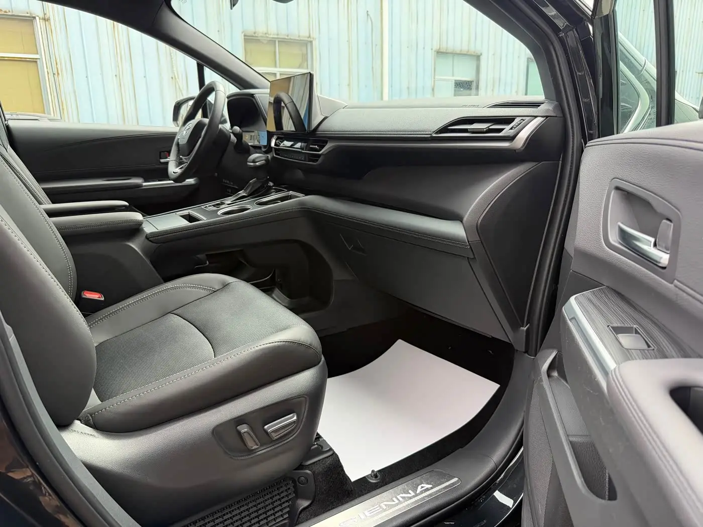 Toyota Sienna 2024 — Şəkil 7/19