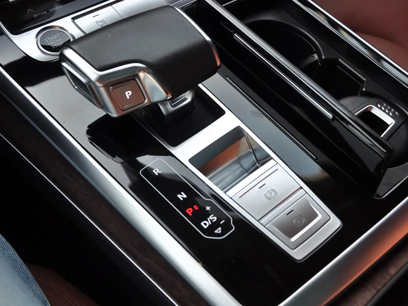 Audi Q7 2021 — Şəkil 16/16
