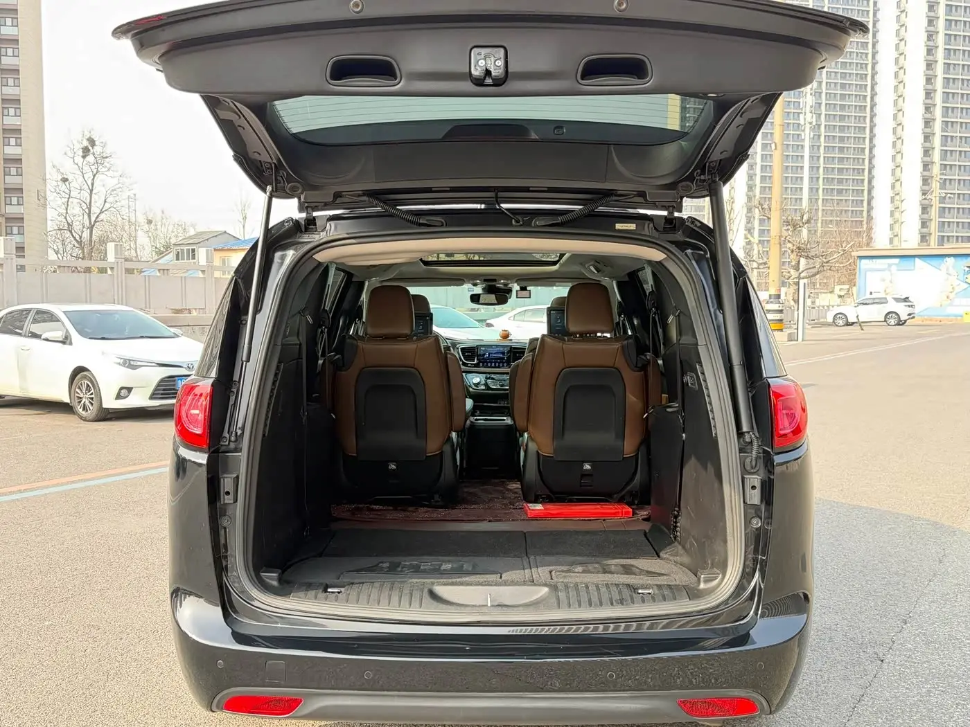 Chrysler Grand Voyager 2019 — Şəkil 13/17