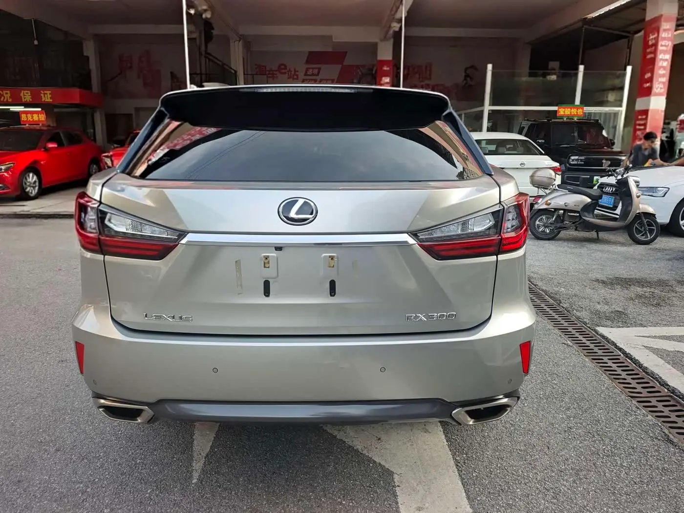 Lexus RX 2019 — Фото 5/20