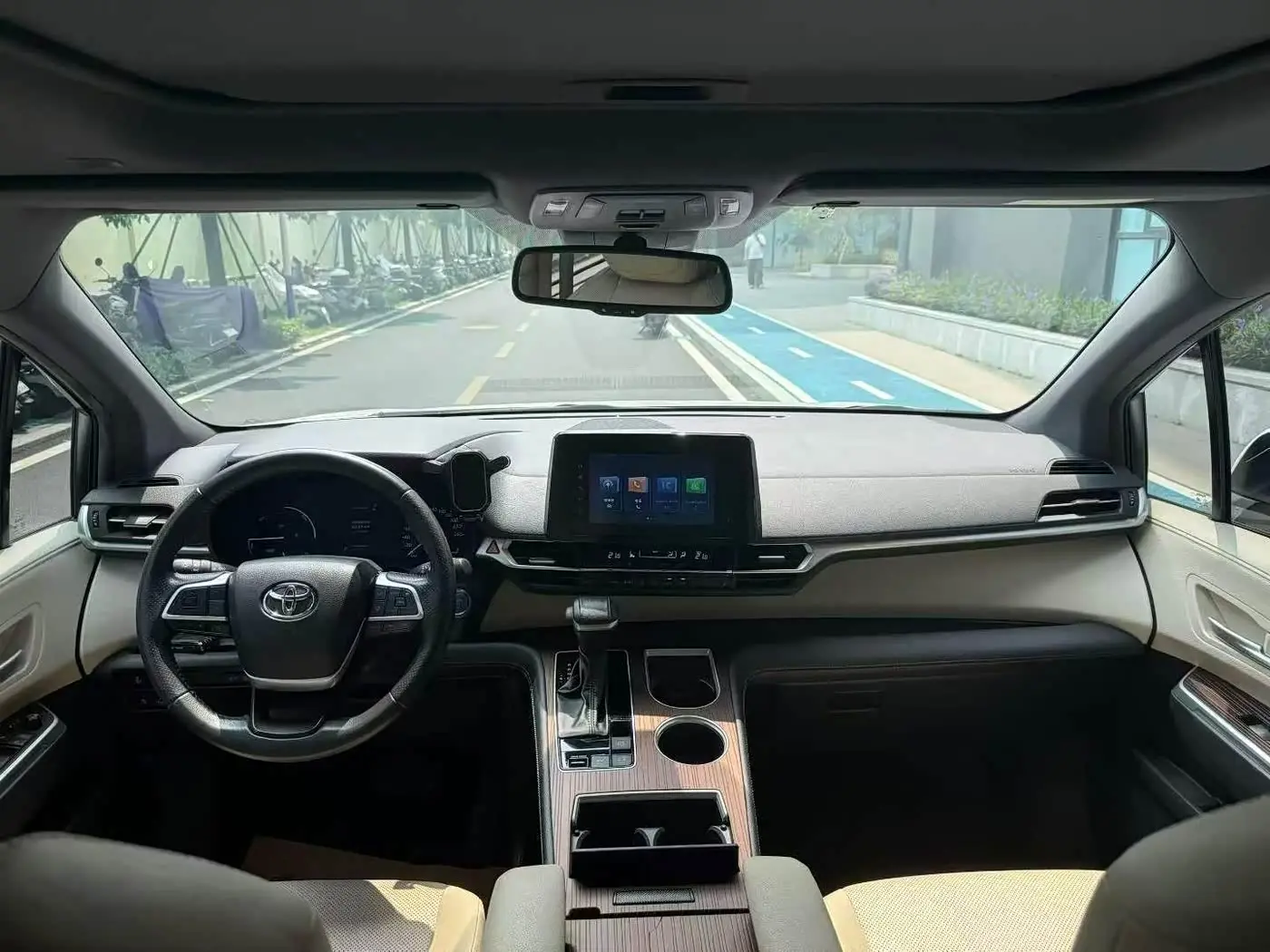 Toyota Sienna 2022 — Photo 9/9