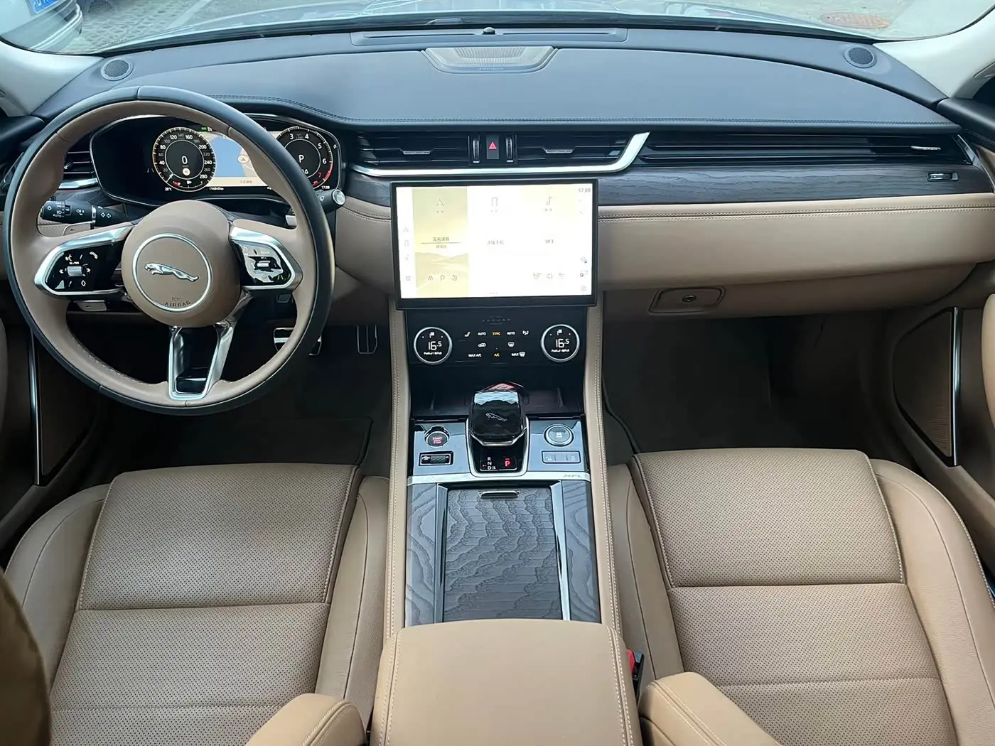 Jaguar XFL 2025 — Photo 5/12