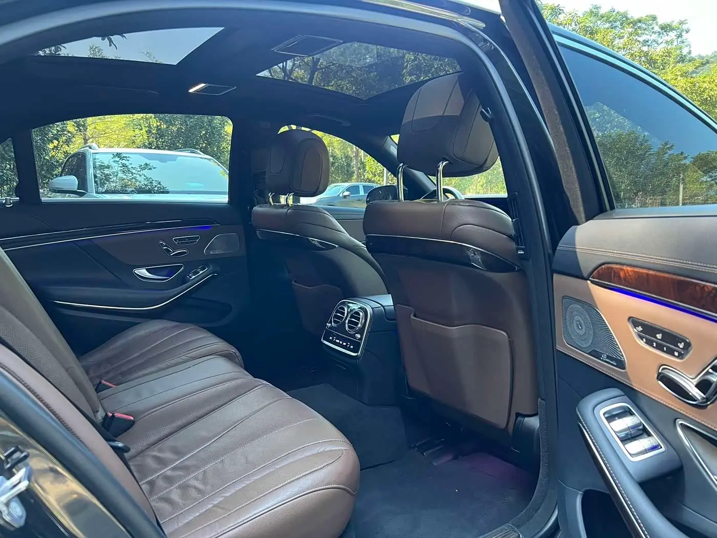Mercedes-Benz S-Class 2019 — Photo 11/19