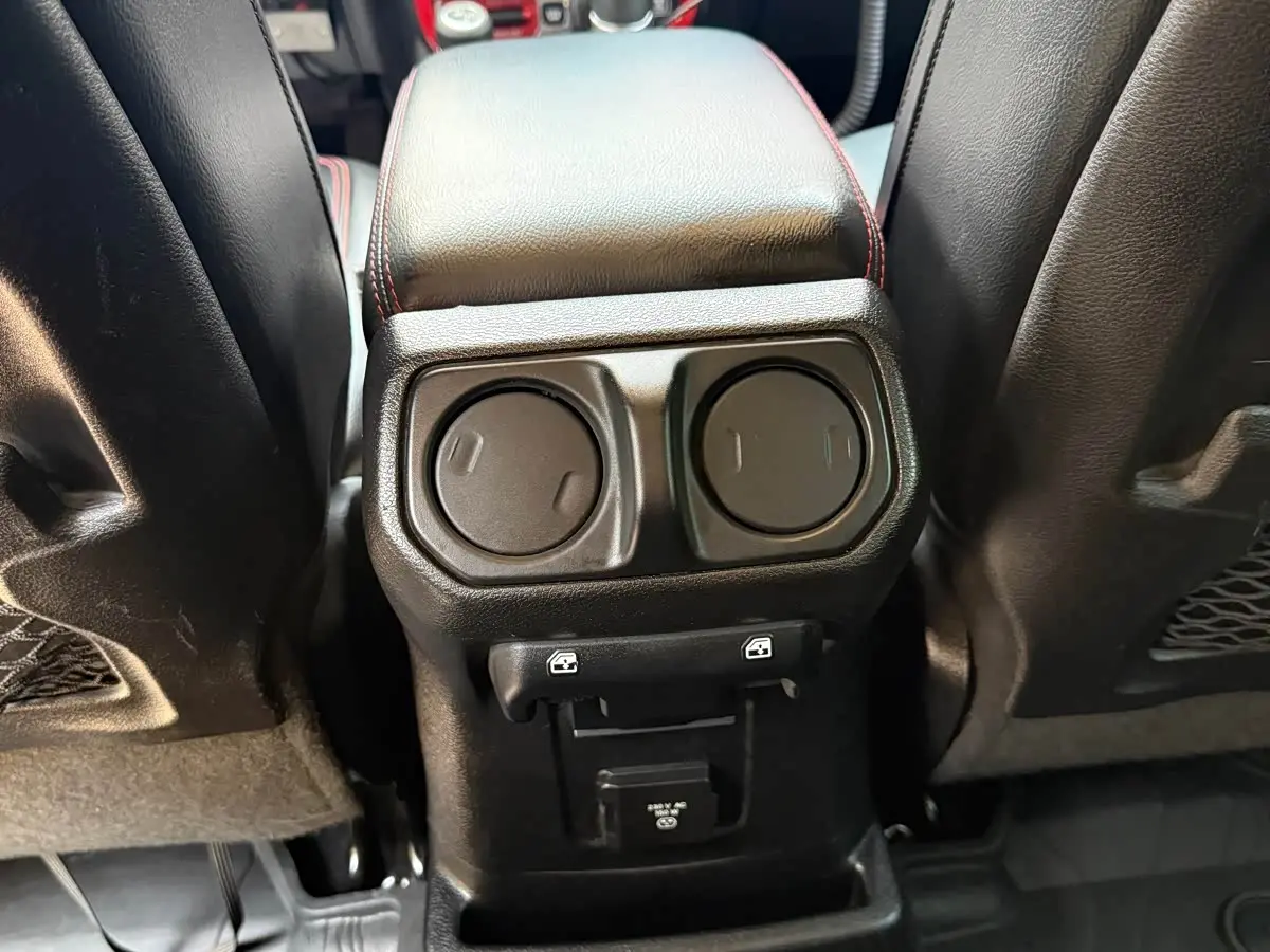 Jeep Wrangler 2019 — Photo 15/20