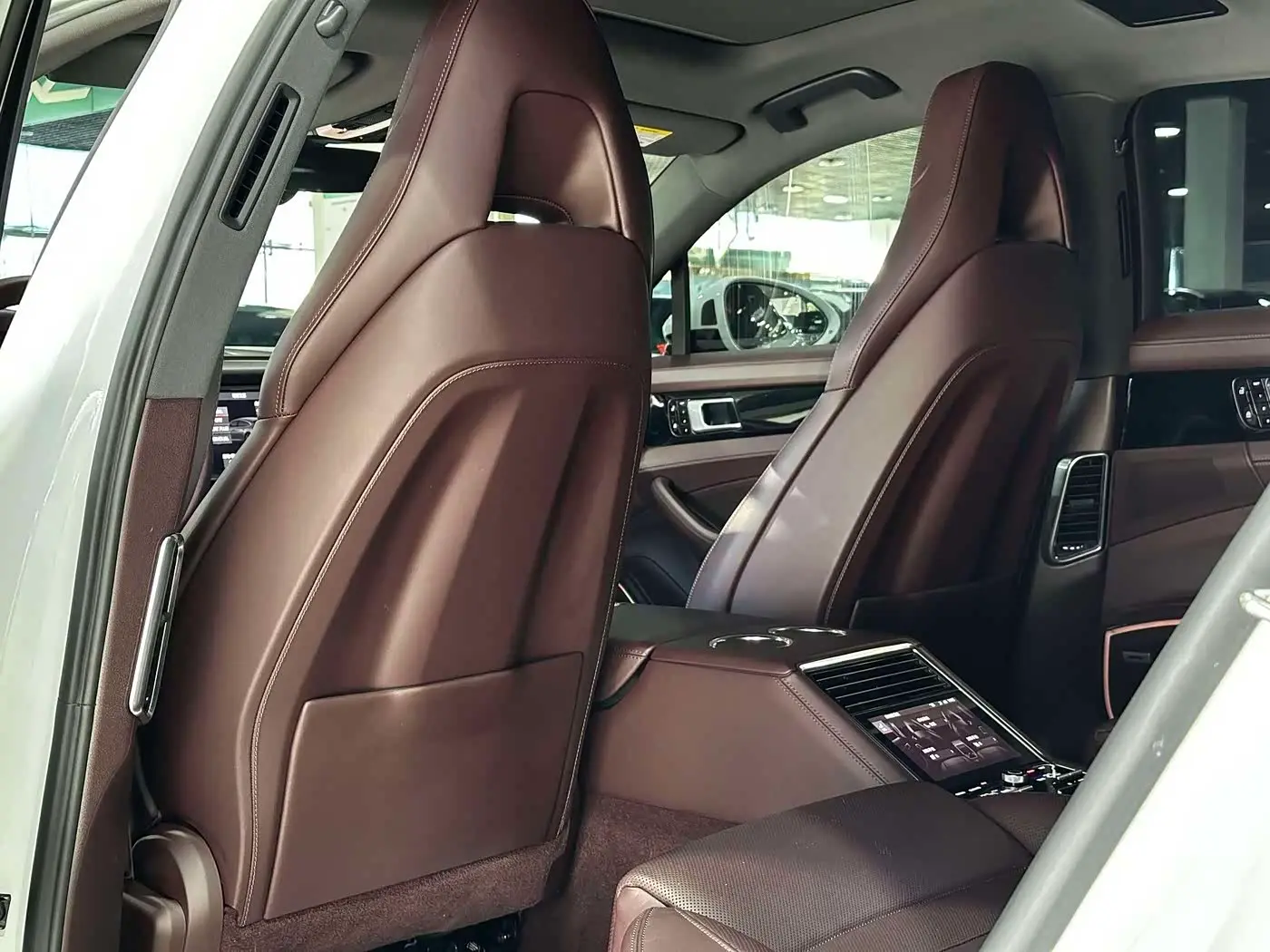 Porsche Panamera 2022 — ფოტო 15/20